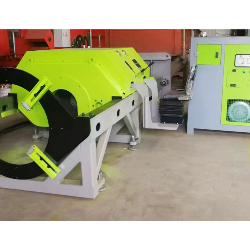 How to prevent surface subsidence when constructing a pipe roof drilling rig in soft soil?